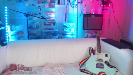 realjuliajane  15-04-2022